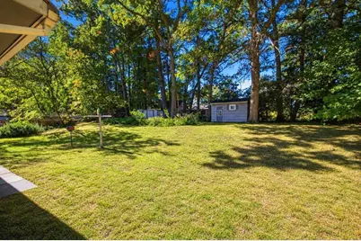 20 Deerfield Dr, Northampton, MA 01062 - Photo 3