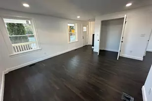 8 Thompson Rd, Webster, MA 01570 - Photo 9