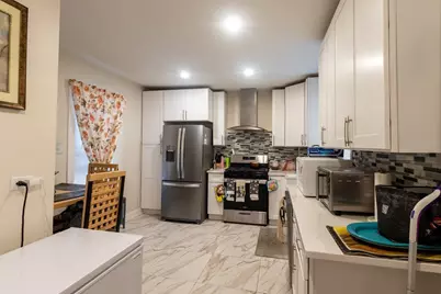 35 Peck St, Attleboro, MA 02703 - Photo 3