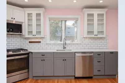 33 Vine St #2, Melrose, MA 02176 - Photo 7