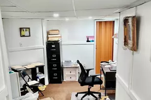 93 Montrose St, Springfield, MA 01109 - Photo 21