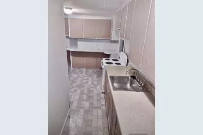 93 Montrose St, Springfield, MA 01109 - Photo 17