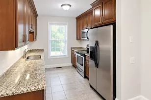 54 E Silver St, Westfield, MA 01085 - Photo 5