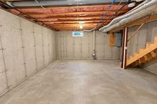 54 E Silver St, Westfield, MA 01085 - Photo 23
