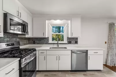 528 Spring St, Hanson, MA 02341 - Photo 3