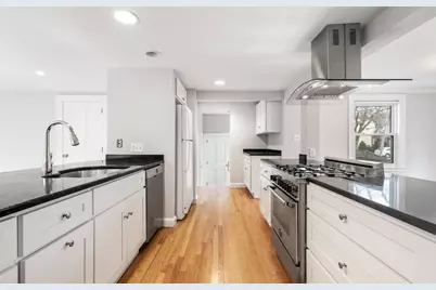 21 Lantern Lane #21, Newton, MA 02459 - Photo 3