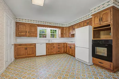 8 James, Greenfield, MA 01301 - Photo 13