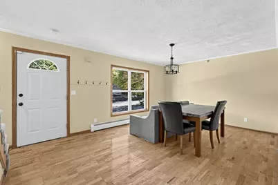305 Wren St, Taunton, MA 02718 - Photo 9
