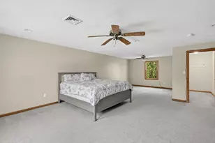 305 Wren St, Taunton, MA 02718 - Photo 17