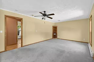305 Wren St, Taunton, MA 02718 - Photo 15