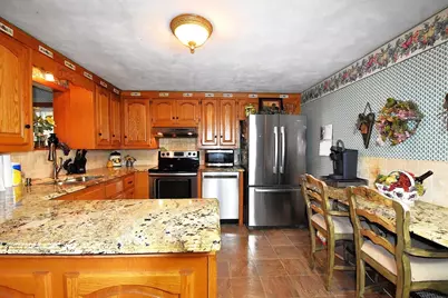 17 Wedgewood Ln, Millbury, MA 01527 - Photo 11