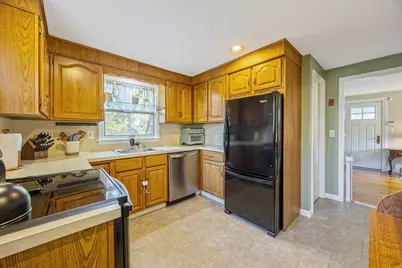 1 Lexington St, South Hadley, MA 01075 - Photo 27