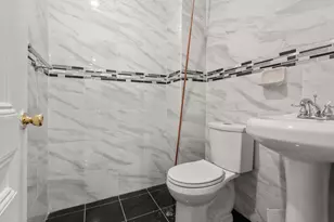 26 Lawrence Ave, Boston, MA 02121 - Photo 15