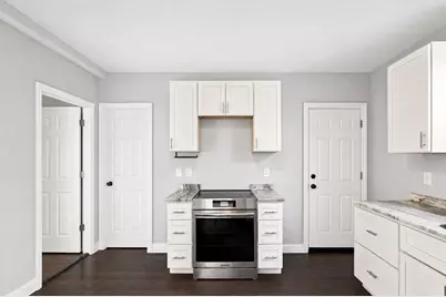 32 Park St, Salem, MA 01970 - Photo 7