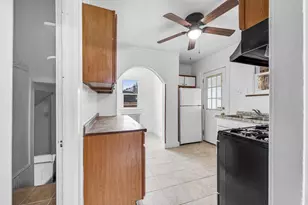 73 Santa Barbara St, Springfield, MA 01104 - Photo 11