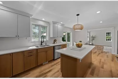 128 Memorial Dr, Shrewsbury, MA 01545 - Photo 7