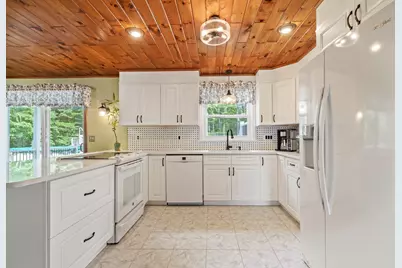 6 Tracey St, Acushnet, MA 02743 - Photo 7
