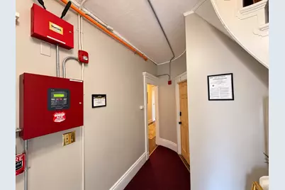 39 Sycamore St, New Bedford, MA 02740 - Photo 9