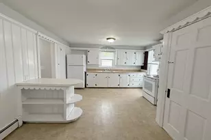 18 Taunton St, Plainville, MA 02762 - Photo 1