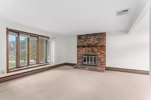 700 County St, Seekonk, MA 02771 - Photo 7