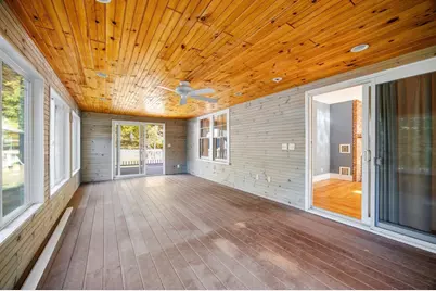1018 Spring St, Palmer, MA 01069 - Photo 9