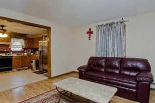 274 Gilbert Ave, Springfield, MA 01119 - Photo 9