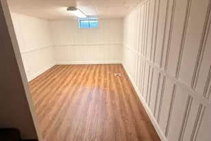 384 Abbott St, Springfield, MA 01118 - Photo 9