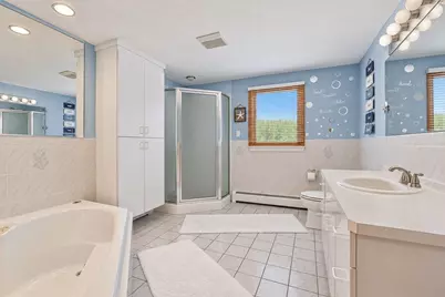 25 Venice Ave, Saugus, MA 01906 - Photo 21