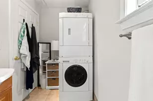 85 Albano St, Boston, MA 02131 - Photo 9