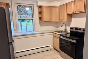65R Pleasant St, Marblehead, MA 01945 - Photo 3