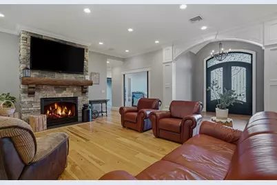 77 Kendra Cir, Swansea, MA 02777 - Photo 5