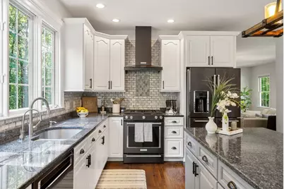 23 Falcon Ridge Dr, Hopkinton, MA 01748 - Photo 9
