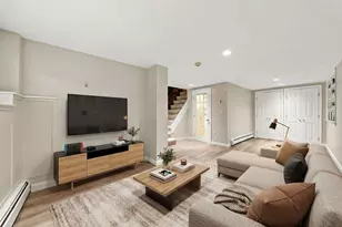 61 W Cedar St, Boston, MA 02114 - Photo 3