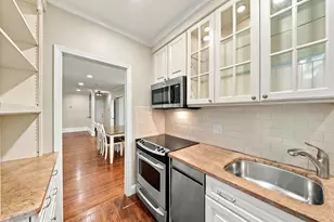 61 W Cedar St, Boston, MA 02114 - Photo 17