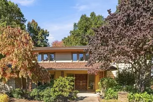 692 Wolf Swamp Rd, Longmeadow, MA 01106 - Photo 1