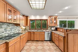 692 Wolf Swamp Rd, Longmeadow, MA 01106 - Photo 15