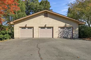 692 Wolf Swamp Rd, Longmeadow, MA 01106 - Photo 41