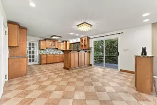 692 Wolf Swamp Rd, Longmeadow, MA 01106 - Photo 11