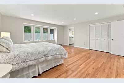 692 Wolf Swamp Rd, Longmeadow, MA 01106 - Photo 23