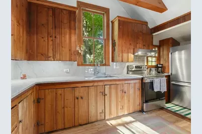 1015 Hortonville Rd, Swansea, MA 02777 - Photo 15