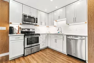 24 Ellington Rd, Tewksbury, MA 01876 - Photo 9