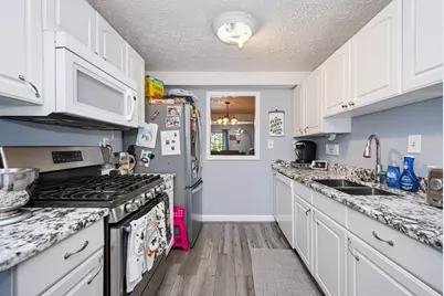 14 Fernwood Dr #B, Leominster, MA 01453 - Photo 5