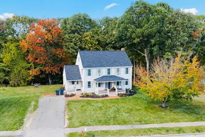 11 Valley View Cir, Rutland, MA 01543 - Photo 1