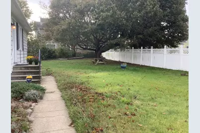 10 Clara St, New Bedford, MA 02744 - Photo 5