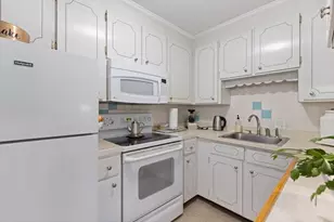 624 Hyde Park Ave, Boston, MA 02131 - Photo 9
