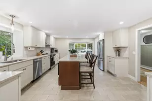 9 Cobblers Ln, Beverly, MA 01915 - Photo 5