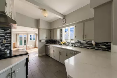 31 Hudson St, New Bedford, MA 02744 - Photo 11