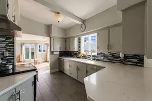 31 Hudson St, New Bedford, MA 02744 - Photo 11