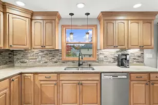 11 Yellow Brick Rd, Haverhill, MA 01835 - Photo 5
