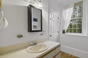 104 Hartford Ave E, Uxbridge, MA 01569 - Photo 17